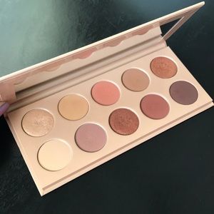 KKW Beauty Classic eyeshadow palette